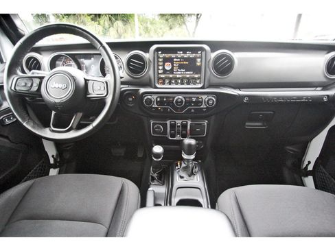 Used 2022 Jeep Wrangler Unlimited Sport AWD/4WD image 9