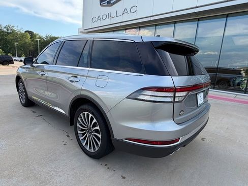 Used 2024 Lincoln Aviator Reserve AWD/4WD image 3