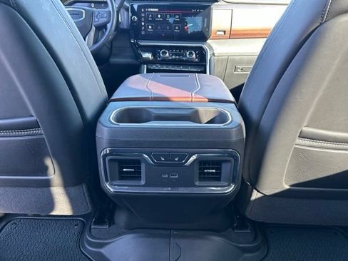 Used 2025 GMC Sierra 2500 Denali Ultimate AWD/4WD image 24
