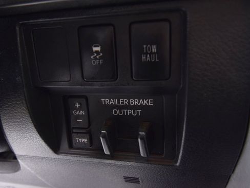 Used 2016 Toyota Tundra SR5 image 33