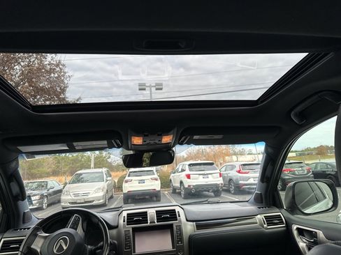 Used 2020 Lexus GX 460 Premium image 10