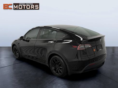 Used 2021 Tesla Model Y Long Range AWD/4WD image 4