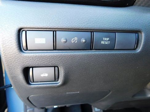 Used 2025 Nissan Sentra SR image 23