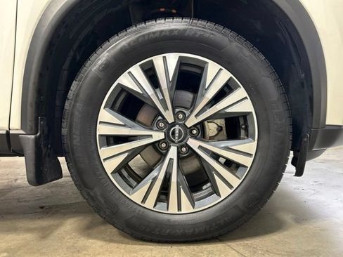 Used 2023 Nissan Rogue SV AWD/4WD image 11