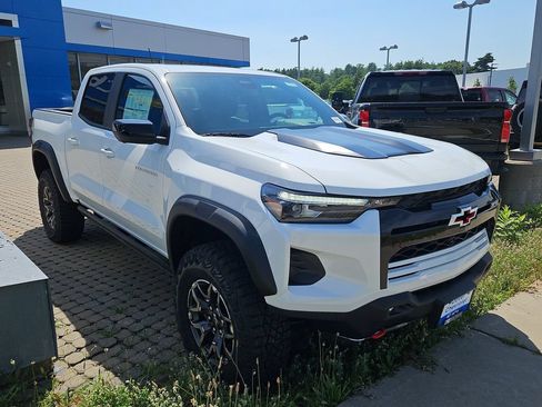 New 2026 Chevrolet Colorado ZR2 w/ Technology Package AWD/4WD image 2