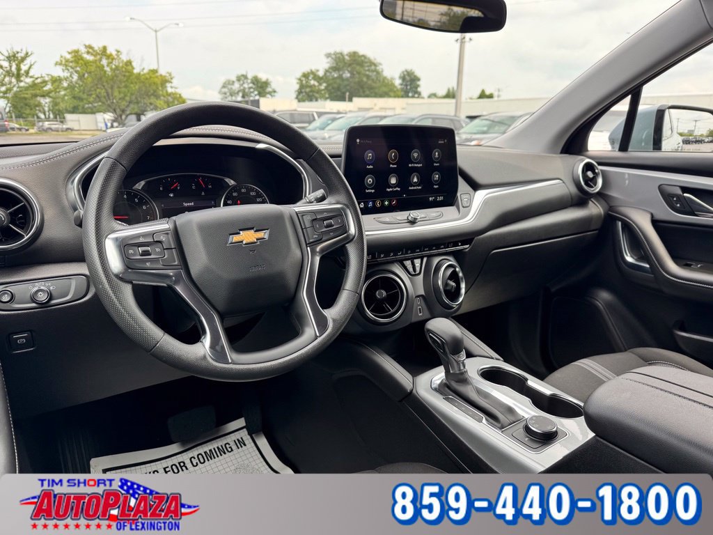 Used 2025 Chevrolet Blazer LT AWD/4WD image 31