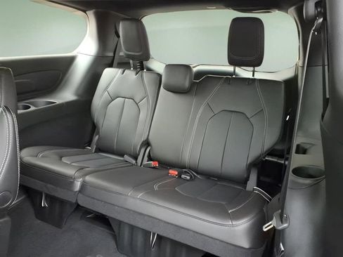 New 2026 Chrysler Pacifica Select w/ S Appearance Package AWD/4WD image 8