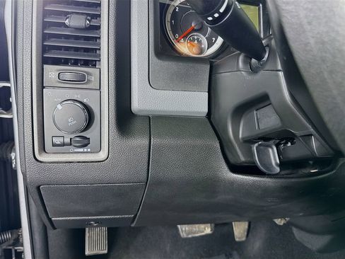 Used 2019 RAM 1500 Express w/ Express Value Package AWD/4WD image 18