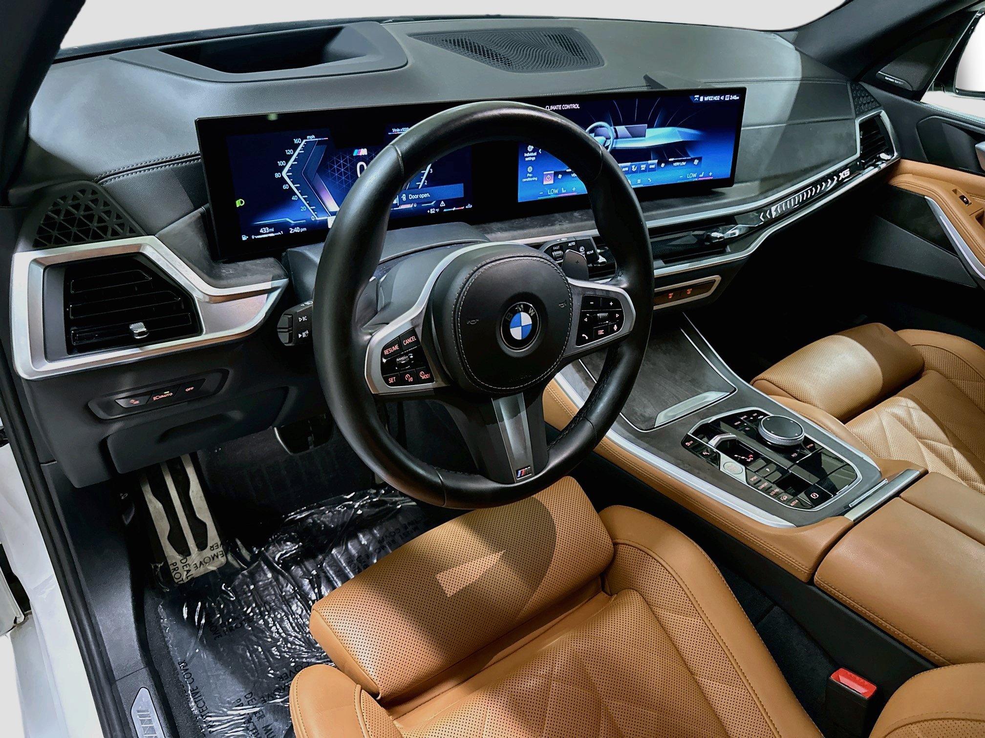 Used 2024 BMW X5 xDrive40i w/ M Sport Package AWD/4WD image 9