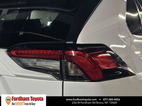 Used 2025 Toyota RAV4 LE AWD/4WD image 9