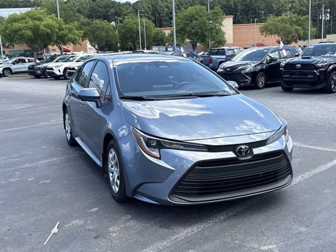 Used 2025 Toyota Corolla LE FWD image 3