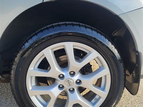 Used 2013 Nissan Rogue SL AWD/4WD image 30