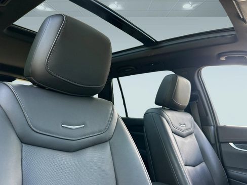 Used 2021 Cadillac XT6 Premium Luxury FWD image 16