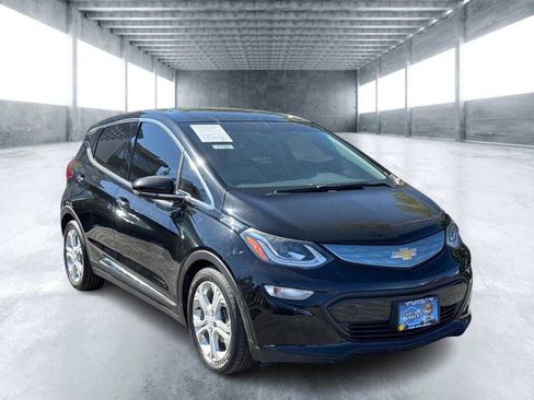 Used 2018 Chevrolet Bolt LT image 2
