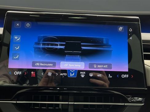 Used 2025 Lincoln Nautilus Premier w/ Equipment Group 102A AWD/4WD image 18