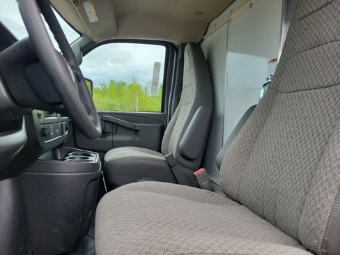 New 2025 GMC Savana 3500 Extended w/ Power Convenience Package RWD image 4