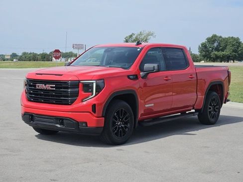 Used 2024 GMC Sierra 1500 Elevation w/ LPO, Elevation Black Package AWD/4WD image 3