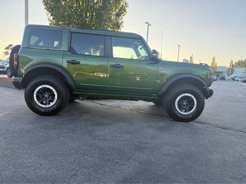 Used 2025 Ford Bronco Badlands AWD/4WD image 4