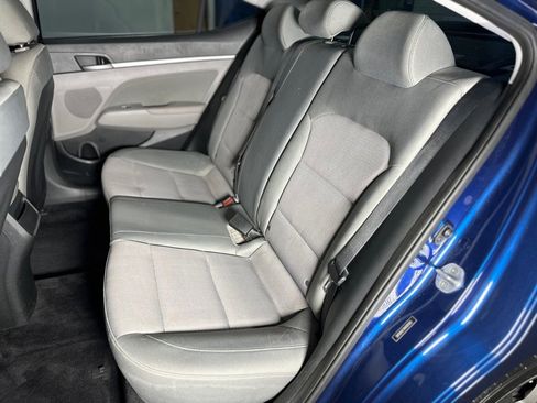 Used 2017 Hyundai Elantra SE image 23