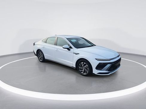 New 2026 Hyundai Sonata Blue FWD image 2