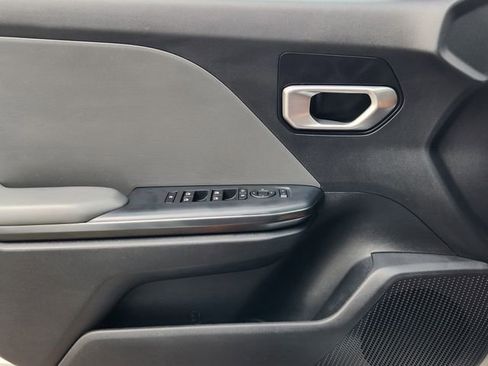 Used 2025 Kia K4 LXS image 21