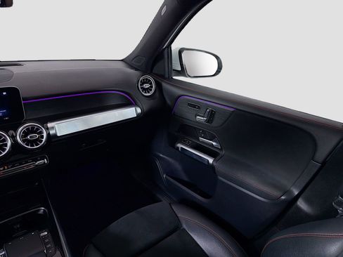 Used 2021 Mercedes-Benz GLB 250 4MATIC image 25