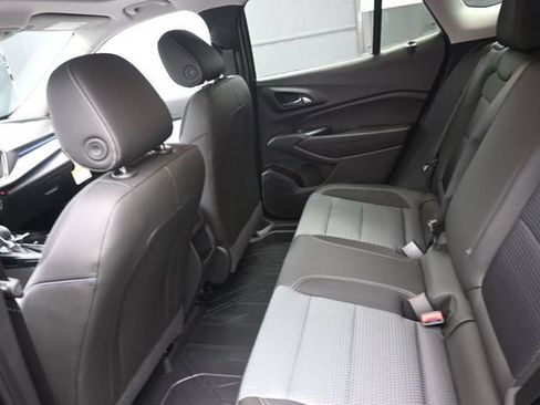 New 2026 Chevrolet Trax LT w/ Sunroof Package FWD image 9