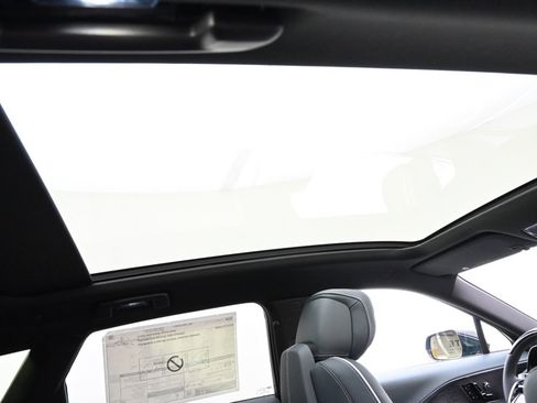 New 2025 Cadillac Lyriq Luxury image 17