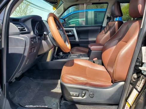 Used 2017 Toyota 4Runner Limited AWD/4WD image 17
