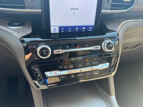 Certified 2023 Ford Explorer Platinum w/ Technology Package AWD/4WD image 13