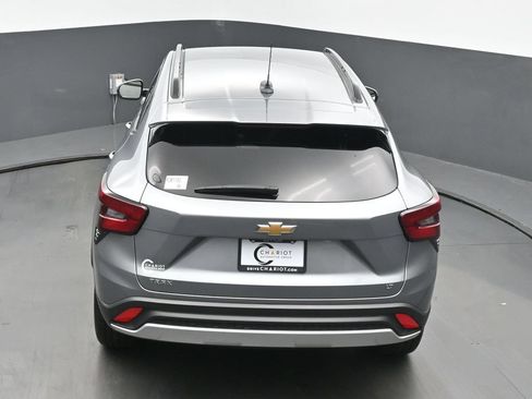 Used 2025 Chevrolet Trax LT w/ LT Convenience Package FWD image 40