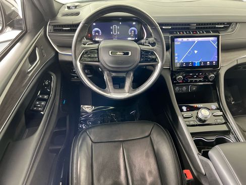 Used 2022 Jeep Grand Cherokee Overland AWD/4WD image 23