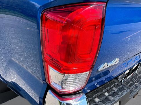 Used 2016 Toyota Tacoma SR5 w/ SR5 Appearance Package (SN) AWD/4WD image 28