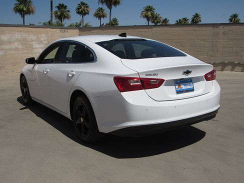Used 2025 Chevrolet Malibu LS FWD image 6