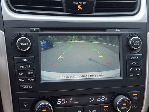 Used 2016 Nissan Altima 2.5 SL w/ 2.5 Technology Package FWD image 18