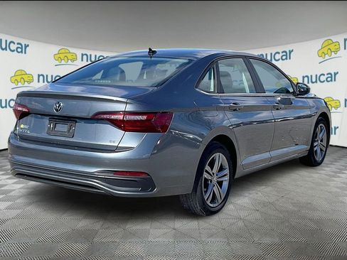 Used 2024 Volkswagen Jetta SE image 6