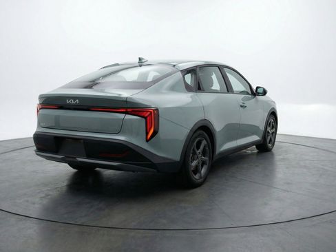 Used 2025 Kia K4 LXS image 9