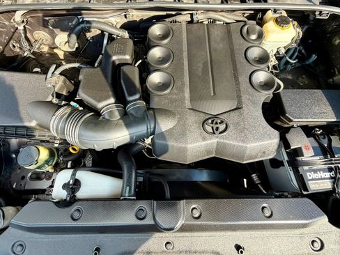Used 2011 Toyota 4Runner SR5 w/ Premium Pkg w/Leather AWD/4WD image 19