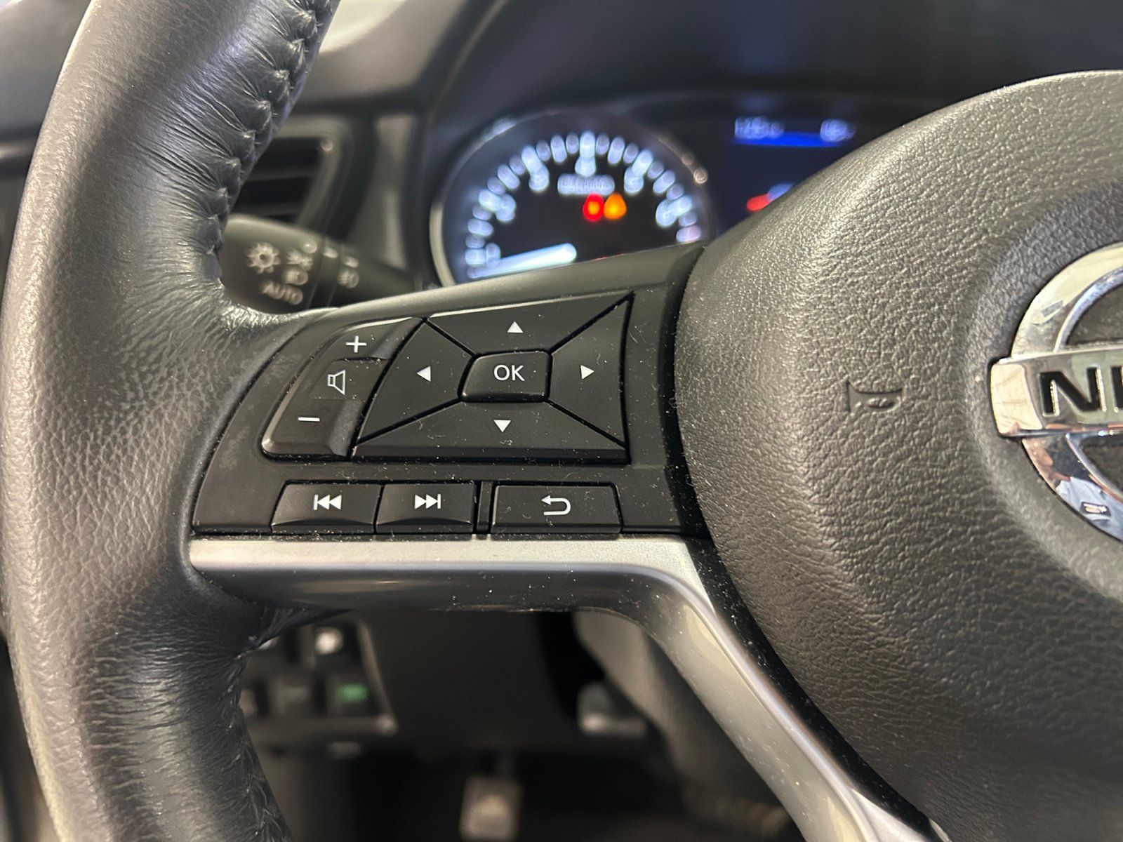 Used 2018 Nissan Rogue SL w/ Premium Package AWD/4WD image 20