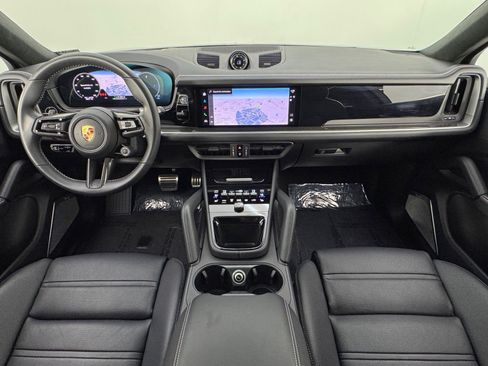 Used 2024 Porsche Cayenne Turbo image 13