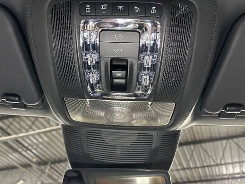 Used 2023 Mercedes-Benz Maybach GLS 600 4MATIC image 35