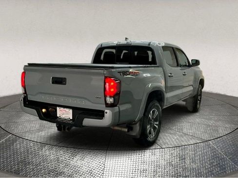 Used 2019 Toyota Tacoma TRD Sport image 7