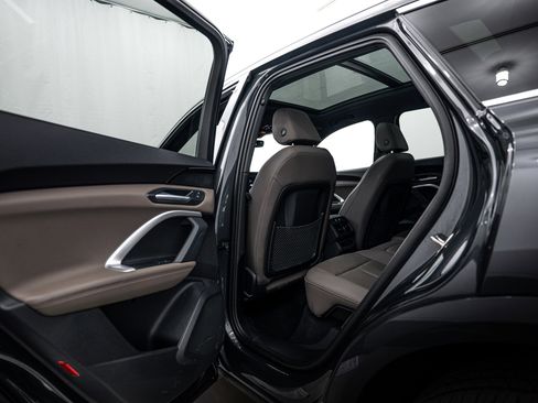 Certified 2025 Audi Q5 Premium w/ Convenience Package image 17