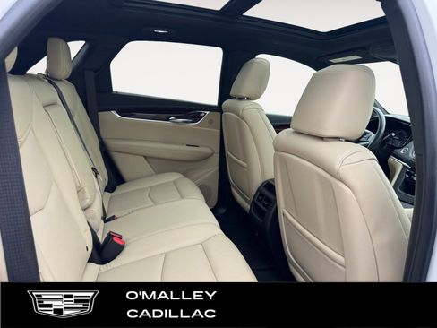 Used 2017 Cadillac XT5 Luxury w/ Driver Awareness Package image 13