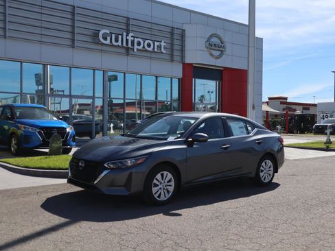 Used 2025 Nissan Sentra S image 2