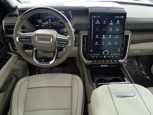 New 2026 GMC Yukon Denali w/ Denali Reserve Package AWD/4WD image 19