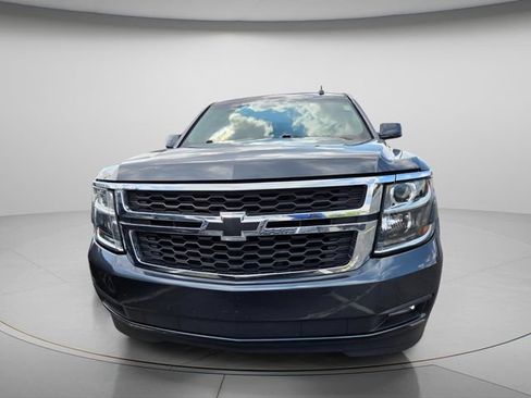 Used 2019 Chevrolet Suburban LT RWD image 3