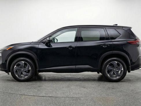 Used 2025 Nissan Rogue SV image 5