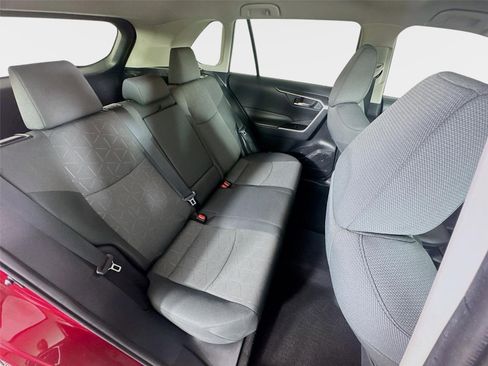 Used 2021 Toyota RAV4 XLE FWD image 25