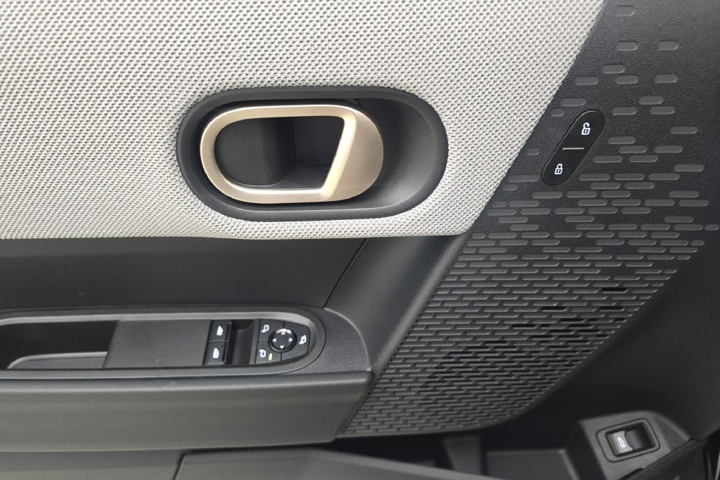 New 2027 MINI Cooper 2-Door Hardtop FWD image 15